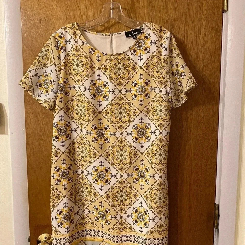 Lulus Yellow Printed Dandy Lion Shift Dress Women’s Size M